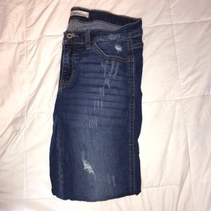 Super cute distressed skinny jeans.